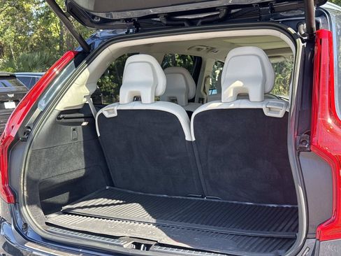 Used 2022 Volvo XC90 T5 Momentum w/ Protection Package Premier FWD image 30