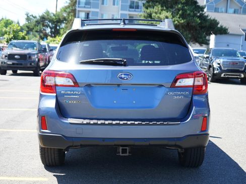 Used 2017 Subaru Outback 3.6R Limited AWD/4WD image 4