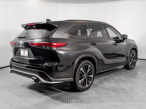 Used 2021 Toyota Highlander XSE image 8