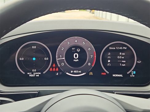 Used 2025 Porsche Cayenne image 37