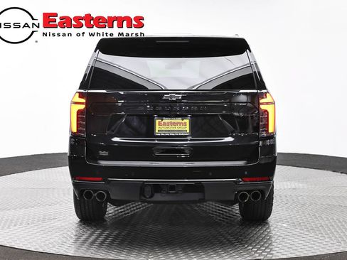Used 2025 Chevrolet Suburban Z71 AWD/4WD image 6