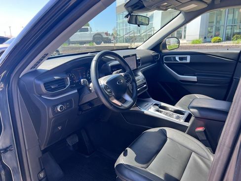Certified 2022 Ford Explorer XLT w/ Equipment Group 202A AWD/4WD image 11