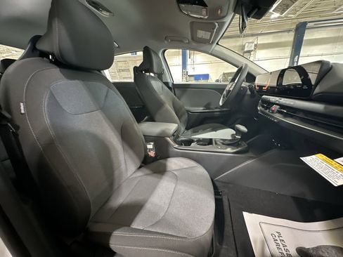 New 2025 Kia K4 LXS image 24