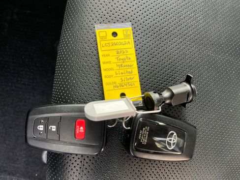 Used 2022 Toyota 4Runner Limited AWD/4WD image 31