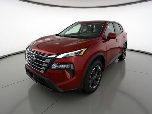 Used 2025 Nissan Rogue SV image 3