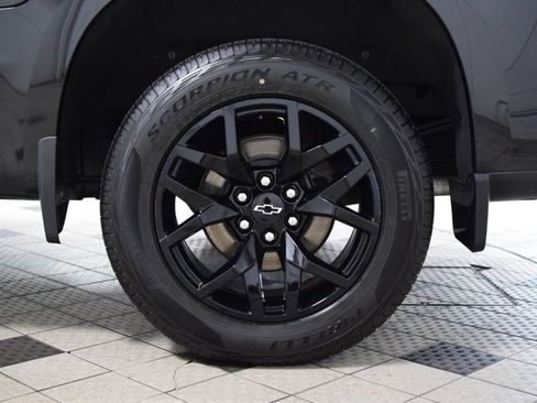 Used 2024 Chevrolet Silverado 1500 High Country w/ Technology Package AWD/4WD image 29