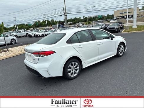 Used 2024 Toyota Corolla LE FWD image 8