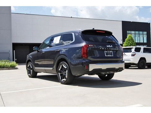 Used 2025 Kia Telluride S FWD image 2