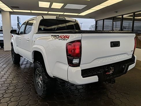 Used 2019 Toyota Tacoma TRD Sport image 7