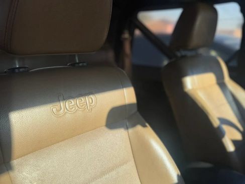 Used 2012 Jeep Wrangler Sahara w/ Connectivity Group AWD/4WD image 9