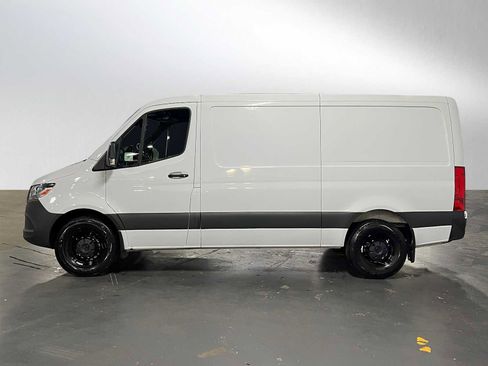 Used 2025 Mercedes-Benz Sprinter 2500 image 6