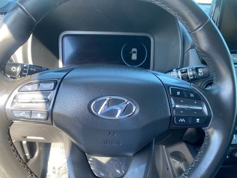 Used 2022 Hyundai Kona Limited image 13