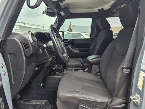 Used 2015 Jeep Wrangler Unlimited Sport w/ Quick Order Package 23S AWD/4WD image 19