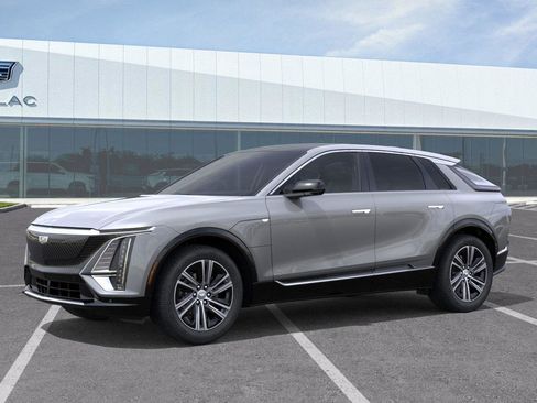 New 2025 Cadillac Lyriq Luxury image 2