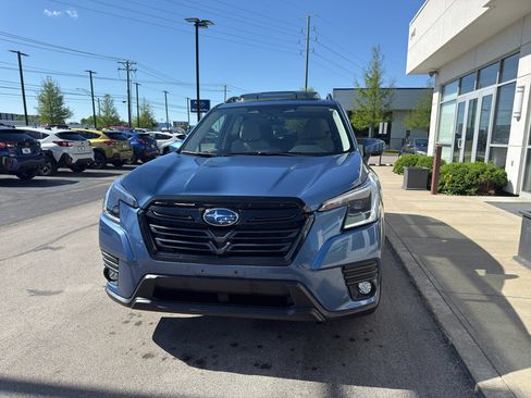 Used 2024 Subaru Forester Premium AWD/4WD image 7
