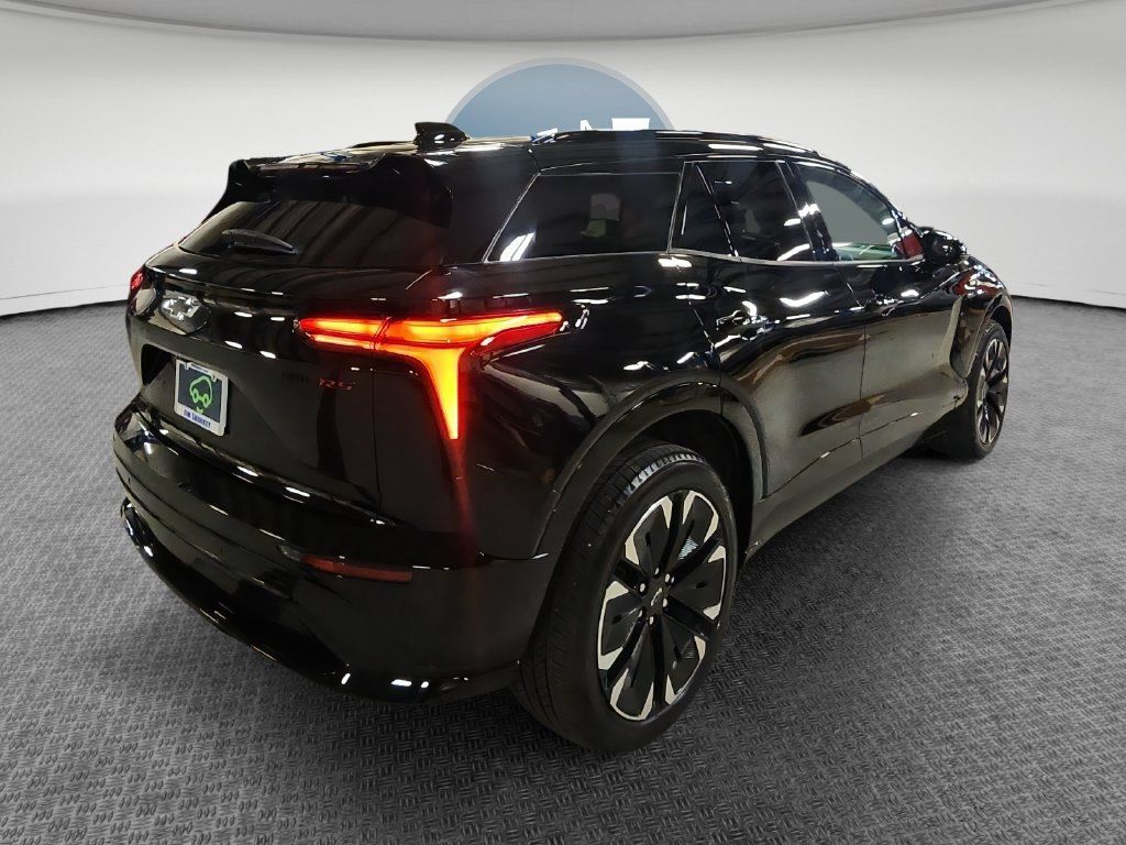 Certified 2026 Chevrolet Blazer EV RS w/ Super Cruise Package AWD/4WD image 4