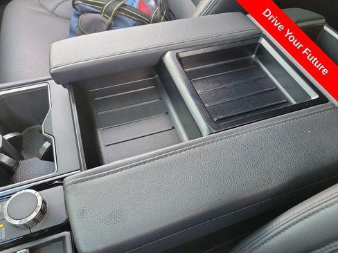 Used 2025 Toyota Tundra Limited AWD/4WD image 14