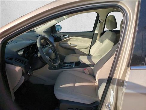 Used 2017 Ford Escape SE w/ Equipment Group 201A image 16