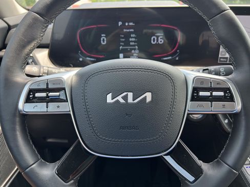 Used 2024 Kia Telluride EX w/ EX Captain's Chair Package AWD/4WD image 24