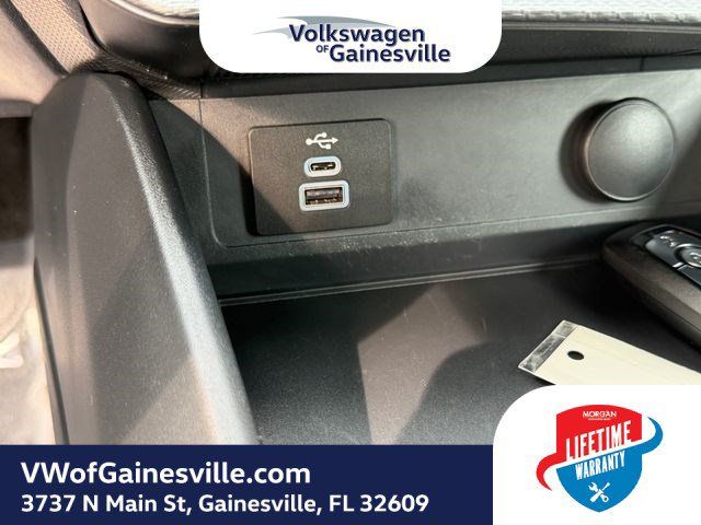 Used 2024 Ford Mustang Coupe RWD image 28