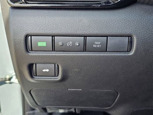 New 2025 Nissan Sentra SR image 16