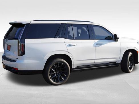Certified 2022 Cadillac Escalade Sport w/ Touring Package AWD/4WD image 4