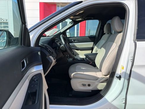 Used 2018 Ford Explorer 4WD image 13