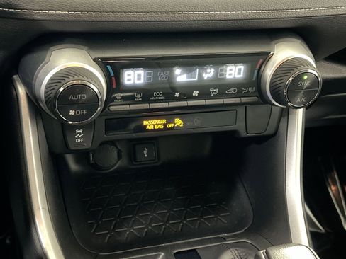 Used 2020 Toyota RAV4 LE image 26