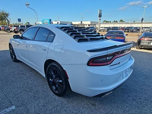 Used 2023 Dodge Charger SXT w/ Blacktop Package image 5