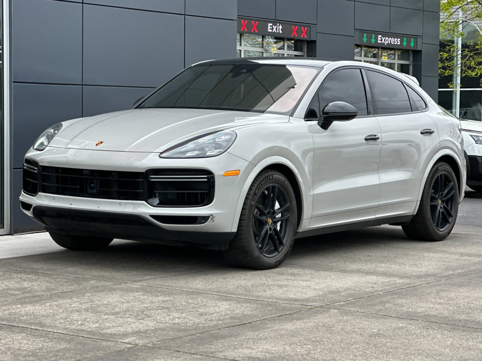 Used 2020 Porsche Cayenne Turbo AWD/4WD image 8