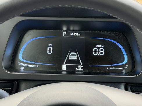 Used 2025 Hyundai Elantra Sport image 13