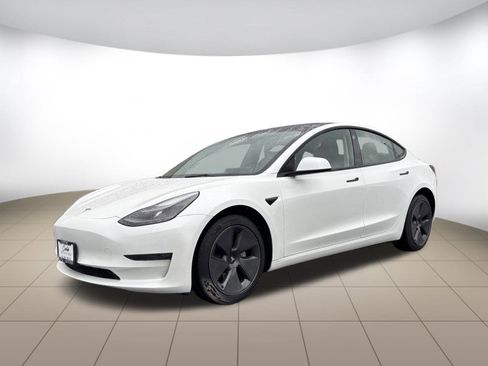 Used 2022 Tesla Model 3 Long Range AWD/4WD image 3