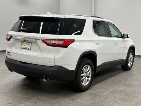 Used 2018 Chevrolet Traverse LT FWD image 2