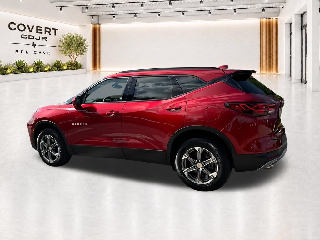 Used 2024 Chevrolet Blazer LT w/ Convenience Package FWD image 12