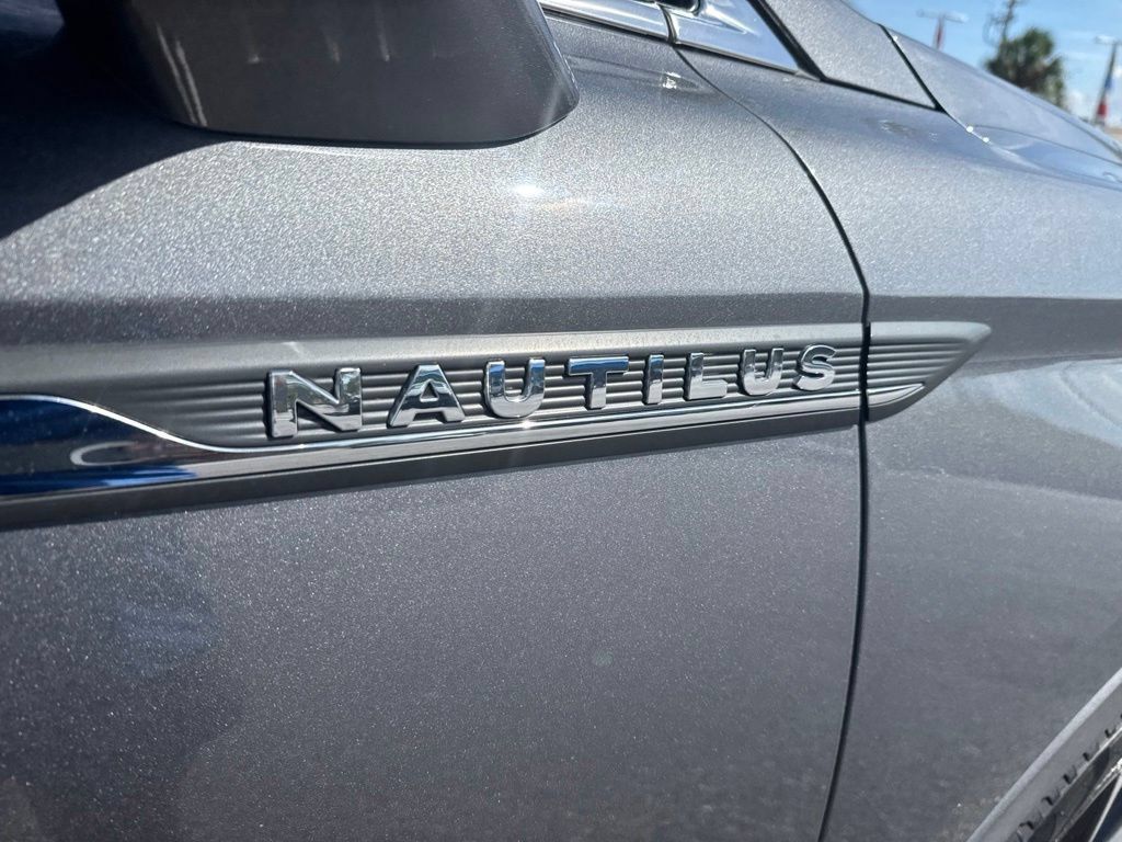Used 2021 Lincoln Nautilus Reserve w/ Equipment Group 201A FWD image 7