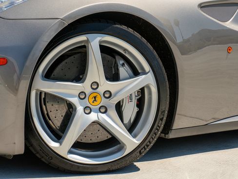 Used 2012 Ferrari FF AWD/4WD image 24