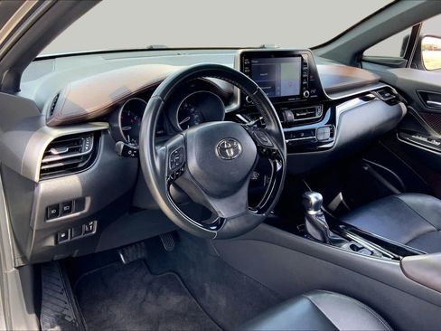 Used 2019 Toyota C-HR Limited FWD image 17