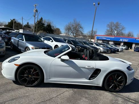 Used 2017 Porsche 718 Boxster S image 15