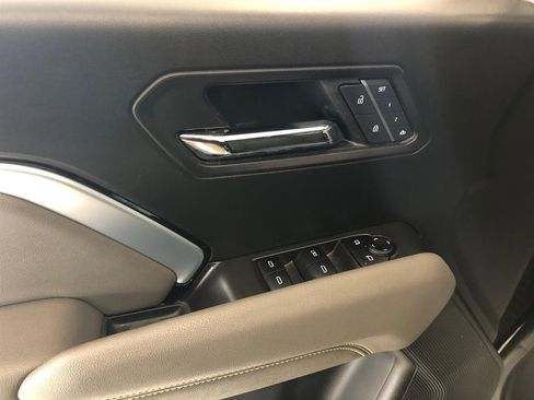 Used 2025 Chevrolet Colorado ZR2 w/ Midnight Edition image 6