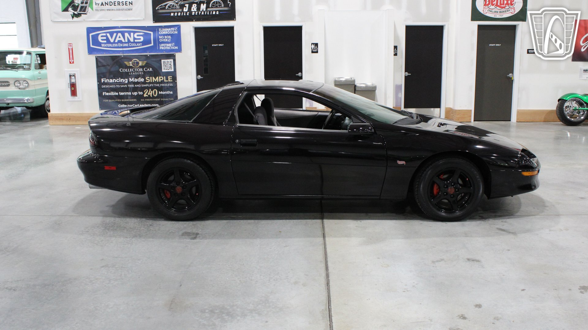Used 1995 Chevrolet Camaro Z28 RWD image 17