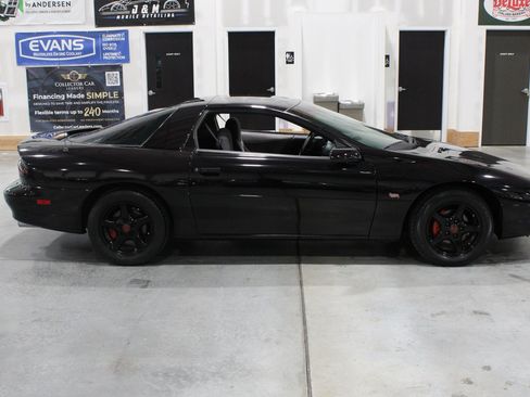 Used 1995 Chevrolet Camaro Z28 RWD image 17