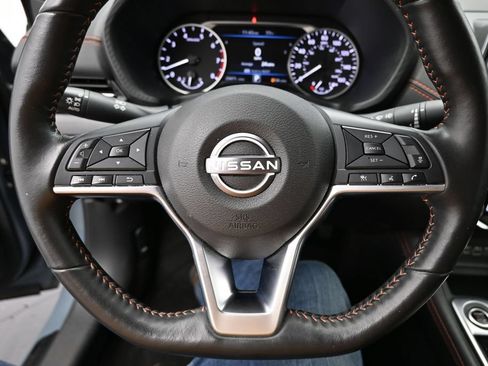 Used 2025 Nissan Sentra SR w/ SR Premium Package FWD image 14