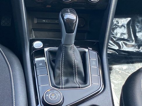 Certified 2023 Volkswagen Taos SE image 11