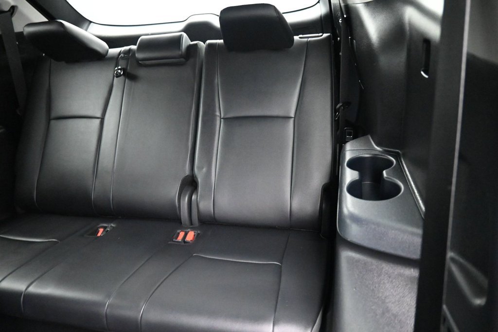 Used 2024 Toyota Highlander XLE AWD/4WD image 22
