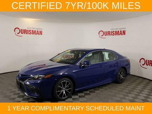 Used 2023 Toyota Camry SE w/ Cold Weather Package FWD image 3