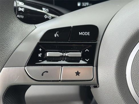 Certified 2024 Hyundai Elantra SEL image 24