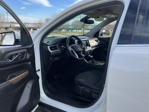 Used 2019 GMC Acadia SLE image 16