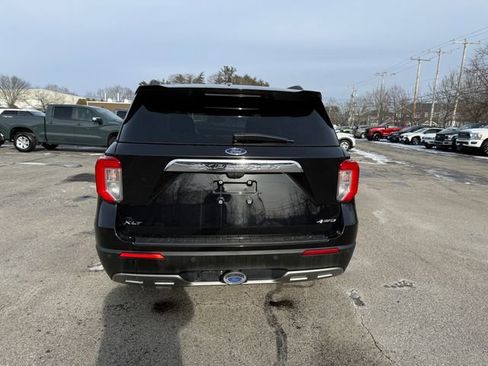 Used 2022 Ford Explorer XLT w/ Equipment Group 202A image 27