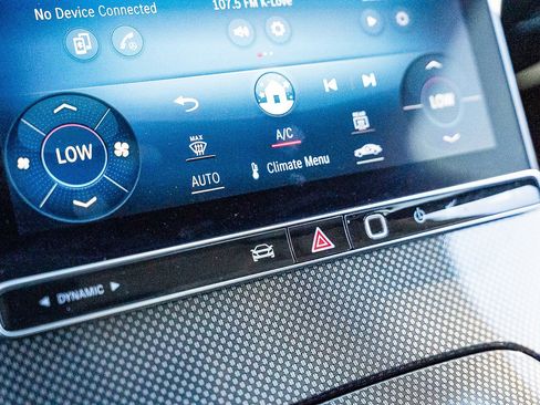 Used 2023 Mercedes-Benz C 300 Sedan image 23