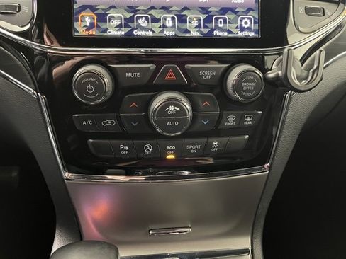 Used 2020 Jeep Grand Cherokee Limited image 35